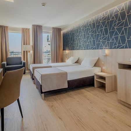 Blue Marine Mielno Aparthotel เมียลโน ภายนอก รูปภาพ