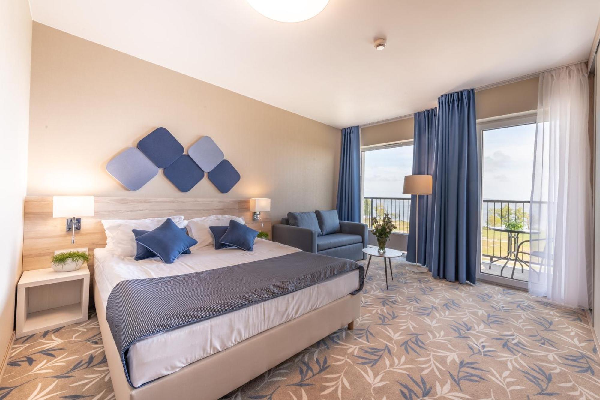 Blue Marine Mielno Aparthotel เมียลโน ภายนอก รูปภาพ