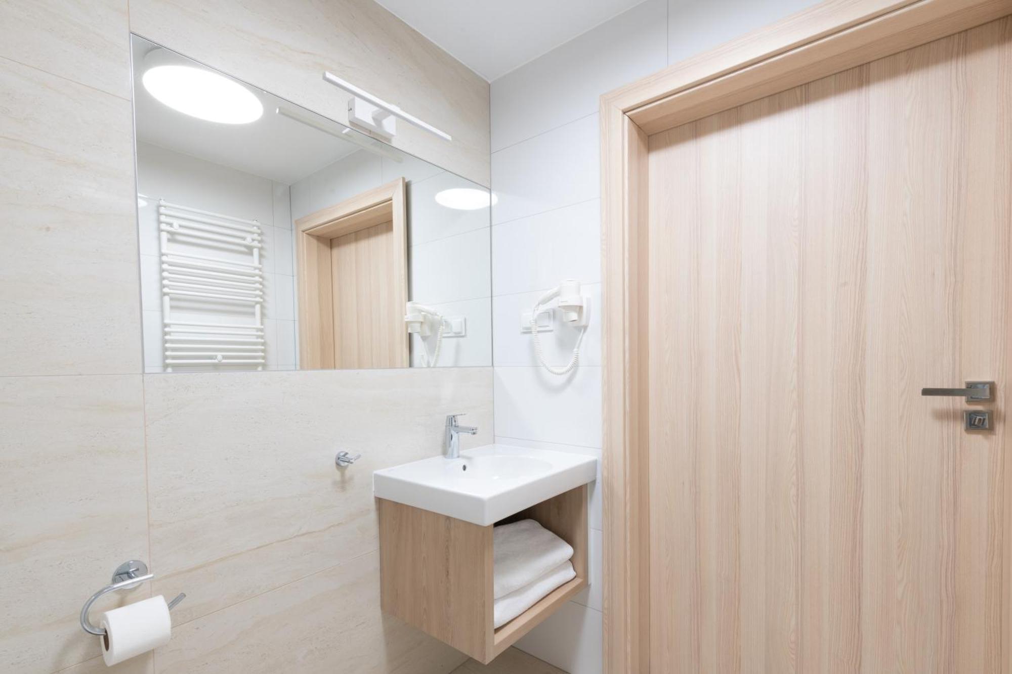Blue Marine Mielno Aparthotel เมียลโน ภายนอก รูปภาพ