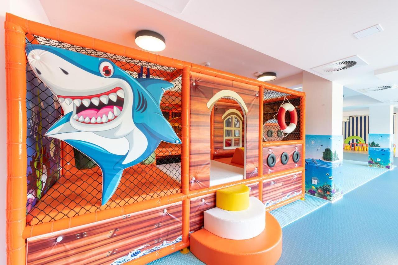 Blue Marine Mielno Aparthotel เมียลโน ภายนอก รูปภาพ
