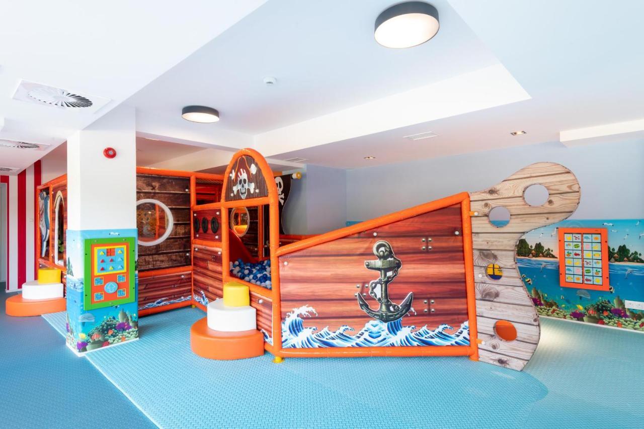 Blue Marine Mielno Aparthotel เมียลโน ภายนอก รูปภาพ